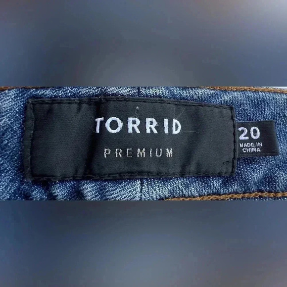 TORRID PREMIUM | women’s distressed BOYFRIEND denim jeans. Size: 20 - Picture 3 of 16